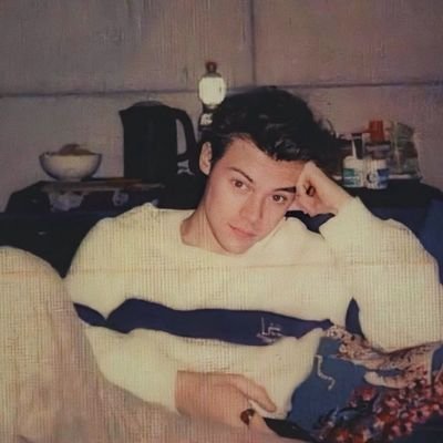 hsemperxr's profile picture. ͏২ ͏͏ 𝗅𝗈𝗇𝗀 𝗁𝖺𝗂𝗋, 𝗌𝗅𝗂𝖼𝗄𝖾𝖽 𝖻𝖺𝖼𝗄, 𝗐𝗁𝗂𝗍𝖾 𝖳-𝗌𝗁𝗂𝗋𝗍 ⁕͢    𝗀𝗈𝗅𝖽𝖾𝗇 𝖻𝗈𝗒 𝗐𝗁𝗈𝗆 𝘨𝘰𝘯𝘯𝘢 𝘵𝘢𝘬𝘦 𝘺𝘰𝘶 𝘩𝘰𝘮𝘦