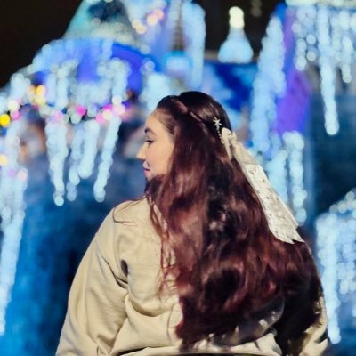 kit_catarina's profile picture. Baseball, Gymnastics, DND, Photography, Disneyland “life needs things to live”