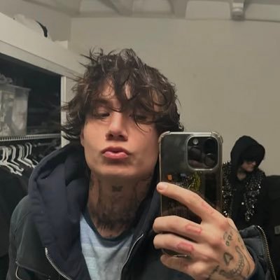 jaden isaiah hossler 🎸✩ ⊹♡ || since 2019 my favourite rockstar ★ from 🇬🇧