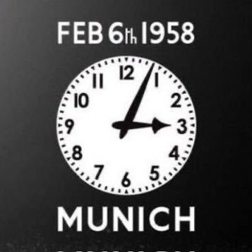 eat sleep breathe and shit UNITED ! devoted to my family too , also very passionate about boxing #MUFC
