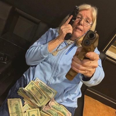 Maxi4marketing's profile picture. trenches 24/7