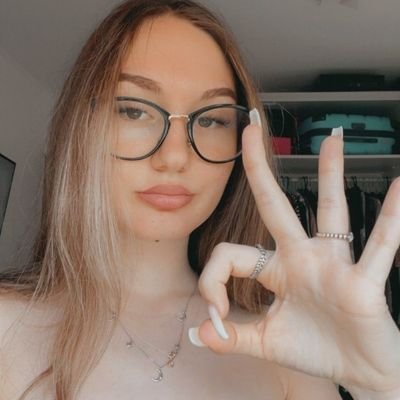 Am a unique lady, i have a big heart with sense of humor