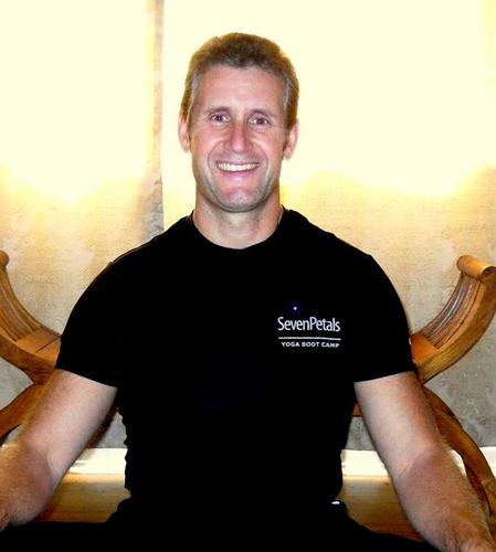 I'm a father,💪 avid runner, yoga instructor, skier & Peak Performance Health Coach.