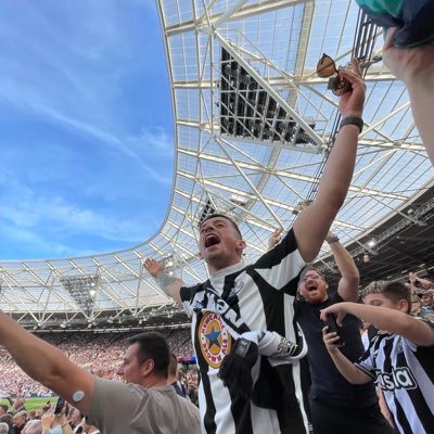 jakehaley21's profile picture. Mostly football talk 😂