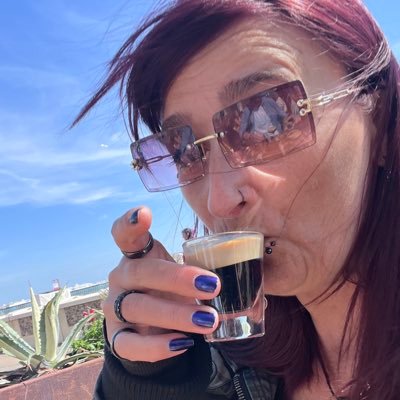 Who knows 🤷🏻♀️... Middle Aged and winging it 🖤... x