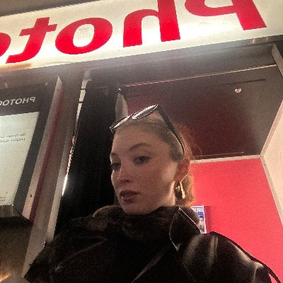 haticeozzell's profile picture. 