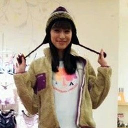 ColanMitchellAU's profile picture. midori said, "japan should never be an ethnic/cultural salad bowl!"

*marries a 50-year-old white dude from Canada* 😏