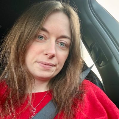 cat mum. music lover & vinyl collector. bookworm. weather nerd. passionate about nature & animals. • “just for a second it all felt simple…” 🤍