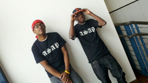 only got love for one fee DDW but support the clothing line im co founder of Esprits Riches