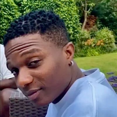 RoseAderson2's profile picture. Big bag chasing ☦️mom