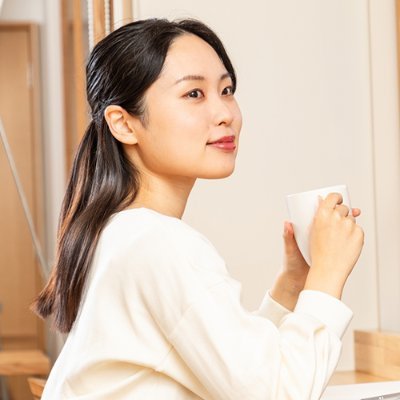 WEBデザイン勉強中です。
今はポートフォリオ用にバナーやLP作ってます。
デザイン詳しい方も詳しくない方も、私の作品を見て感じたことを率直に教えていただけると、大変うれしいです。