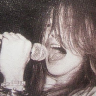 yourdearroxanne's profile picture. She/her
i lost my other acc so i created this onee
🎸✨