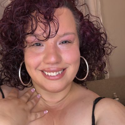 Mel Gonzalez | NY Wellness & Product Educator ✨ Helping NY consumers make mindful wellness & product choices 🎙️ Host: Unqualified with Queenee