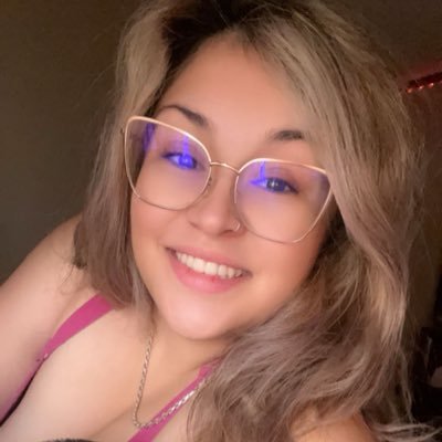 Just a single mom trying to have some fun 👅Even better if we can have some fun together 😈 You got special requests for pics and vids??