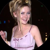 a (@fendibrunette) 's Twitter Profile