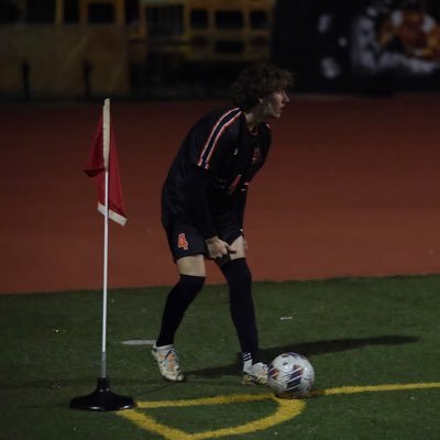 6’ 0” 160 lbs Class of ’26 🎾⚽️ 2025 CIF Section champ ⚽️ 2007/2008B (U19) Roseville Premier Outside back/Defensive mid (2/3/6/8)