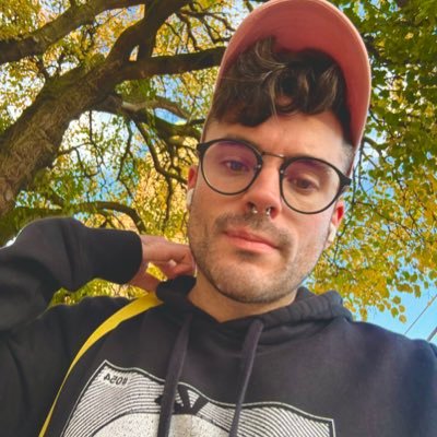 Jerbearboi's profile picture. My favorite form of attention is food or just tell me your favorite Pokémon 😌