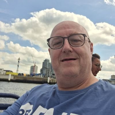 LooyMalou's profile picture. 