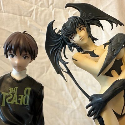 Evangelion, Utena, Zetsubou Sensei, Devilman, Penguindrum
Hare Hare, Hare Hare, Hare Hare no Toki Toki ni
Hare Hare, Hare Hare, Hare Hare Toki Toki Bambaraba!