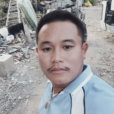 DararatSar82676's profile picture. 