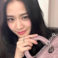 rina (@blink_lxs) 's Twitter Profile