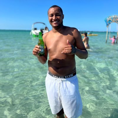 Victorsouz23's profile picture. 