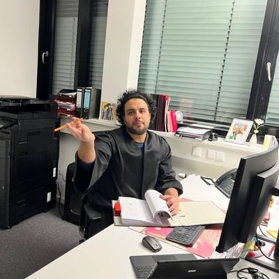 مَنْ عزّ بالأقوامِ ذلّ بذلِهم
وَمن عزّ بالرَحْمٰنِ ظلّ عزيزاً