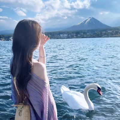 bhattvikas53's profile picture. Laughing through life 💖
Addicted to good vibes ✨
Making every moment count ⏳💫