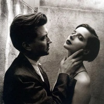 coroni's profile picture. hello,I must be going. マニラから遠く離れて