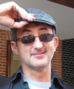 Comiquero dicharachero hacedor de humor critico y amigo del indefinible Sociólogo Sociópata. Además en mi vida realizo otras cosas de utilidad.