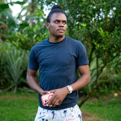 | Content Creator 🎥 | 🇯🇲 | Teacher 👨🏫| | Videographer 🎬| | Influencer | 🔥 | | Tech Reviewer |