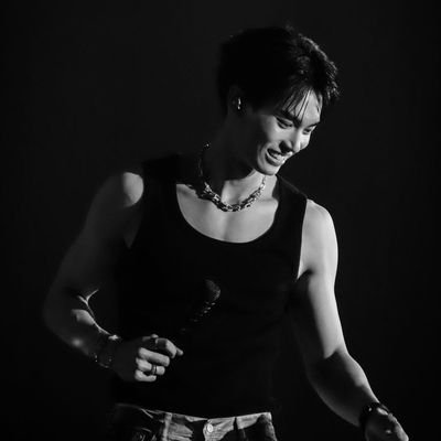 ShibuShi1161's profile picture. #perthsanta 🖤🤍
#aouboom #taynew #kristsingto 
#geminifourth #thomaskong #zeenunew #porteetee #bounprem #firstkhaotung #joongdunk #jimmysea #markohm