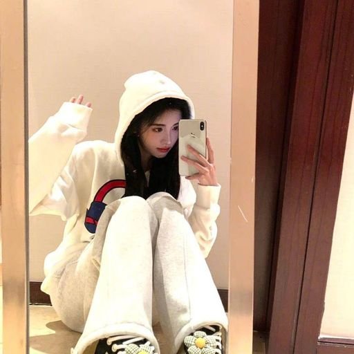 TresshueLdES9's profile picture. 