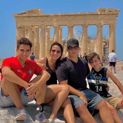 Father of two awesome boys. Husband to Wonder Woman. Loves sports, history, traveling, and a good, honest debate. Greek (Larissa)🇬🇷American🇺🇸 🐶🐩