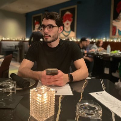 zapatamarketing's profile picture. 📈I help beginners turn knowledge into profitable digital products—without ads.  ⬇️Learn how to make an extra $100K a month