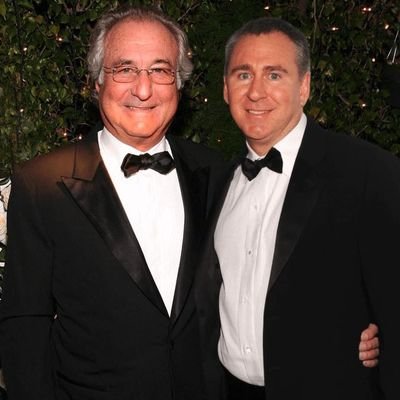 Champzilla_'s profile picture. 🦍 with 🖍   Holding  Long ,  Long Term Investing 🖕🩳  , smoke some and chill!  🖖💎