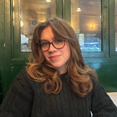 assistant editor @UnionSquareKids | taylor swift and phoebe bridgers enthusiast | all thoughts are my own | she/her