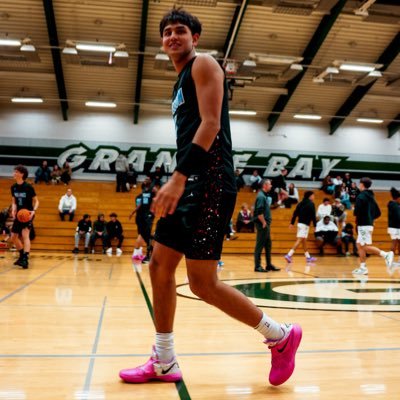 Folsom High School 6’6 SG GPA: 3.95 C/O 2026 AAU: Jaylen Wells Pro 16 17u Email: dulayjoven07@gmail.com Phone: 916-990-5560