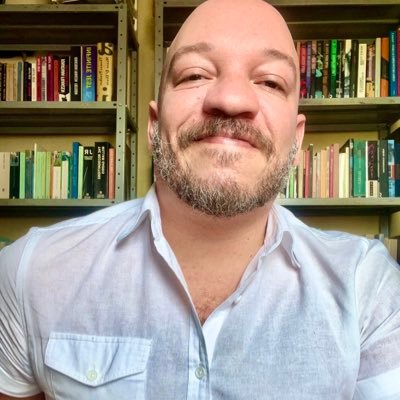 Cineasta. Toda Essa Água (2023), Os Primeiros Soldados (2021), Todos os Paulos do Mundo (2017), Teobaldo Morto, Romeu Exilado (2015), As Horas Vulgares (2011).