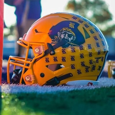 Official page of Reynoldsburg Football - proud member of the OCC #NC9 #SP17 #JL13