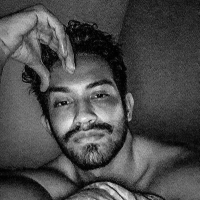 zombielpuder's profile picture. PUT YOUR PAWS UP (fan account)