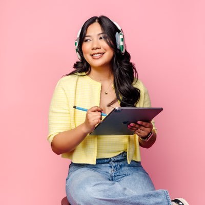 Hello! 👋🏼 I’m Fathma aka Patch! I’m a graphic designer & founder of Patch Creative Studio where we value creativity that narrates & design that captivates.