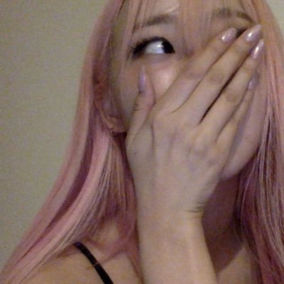 5trawberrypanic's profile picture. ⋆.˚𖦹⋆✮⋆.˚