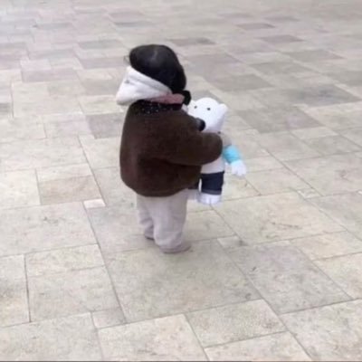 Idyllic_lunar's profile picture. :) ✌🏻𝑫𝒐𝒏'𝒕 𝒘𝒐𝒓𝒓𝒚 𝑰 𝒈𝒐𝒕 𝒚𝒐𝒖𝒓 𝒃𝒂𝒄𝒌 :