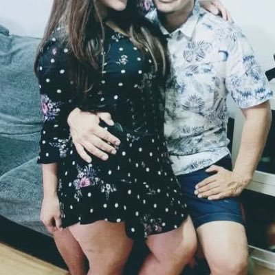 AliciaYCarlos28's profile picture. Ella 28 y el 33 somos pareja swinger con ganas de experimentar con otras parejas o singles, ambos somos de mente abierta 😈