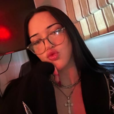 LuxxxFindom's profile picture. Financial Dominatrix with with a huge surprise 🍆😈💷 i deserve EVERYTHING 💋 18+ MDNI! don’t expect a reply with out tribute loser click my revolut link £35