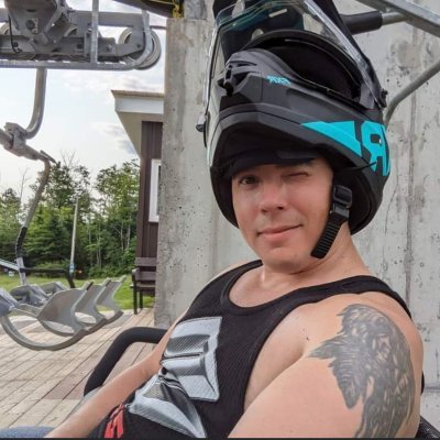East Coast aboriginal from Canada Eh!
I have a fiance and kids ♥️