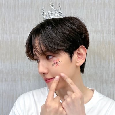 bwithu56's profile picture. 거리는 아름다움을 낳는다  IG:bwithu56