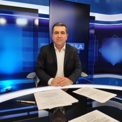 Periodista, LCC, maestro y egresado de Doctorado en Educación, presento noticias en Radio Fórmula Sinaloa.