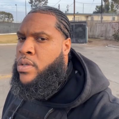 Modern Renaissance man (Executive Protection, Barber, Coach)in So. Cal. Big Sports Fan(Lakers,Raiders,Dodgers). stayin out the way from all suckas